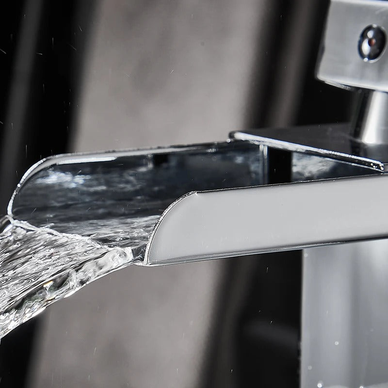 Grifo Cascada Monomando para Baño – Diseño Moderno con Agua Caliente y Fría tienda serrano 