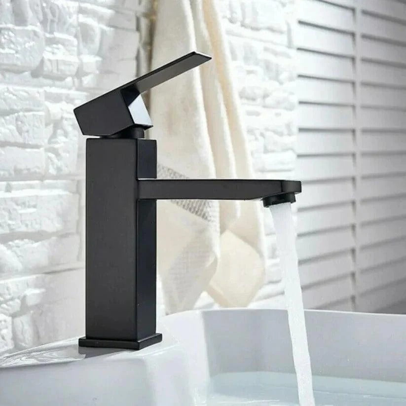 Grifo Mezclador Monomando para Baño – Diseño Bajo y Moderno con Agua Caliente y FríaTienda Serrano