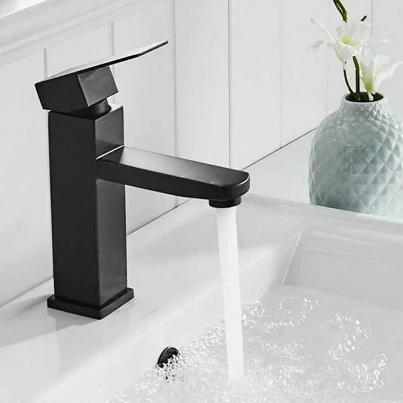 Grifo Mezclador Monomando para Baño – Diseño Bajo y Moderno con Agua Caliente y FríaTienda Serrano