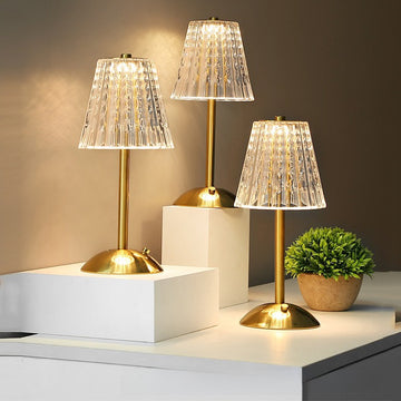 Lámpara de Mesa LED Inalámbrica Dorada con Control Táctil, 3 Tonos de Luz y Carga USB Tienda Serrano