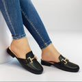 Mule Mocasín para Mujer con Apliques Dorados – Comodidad y Estilo Elegante - Tienda Serrano